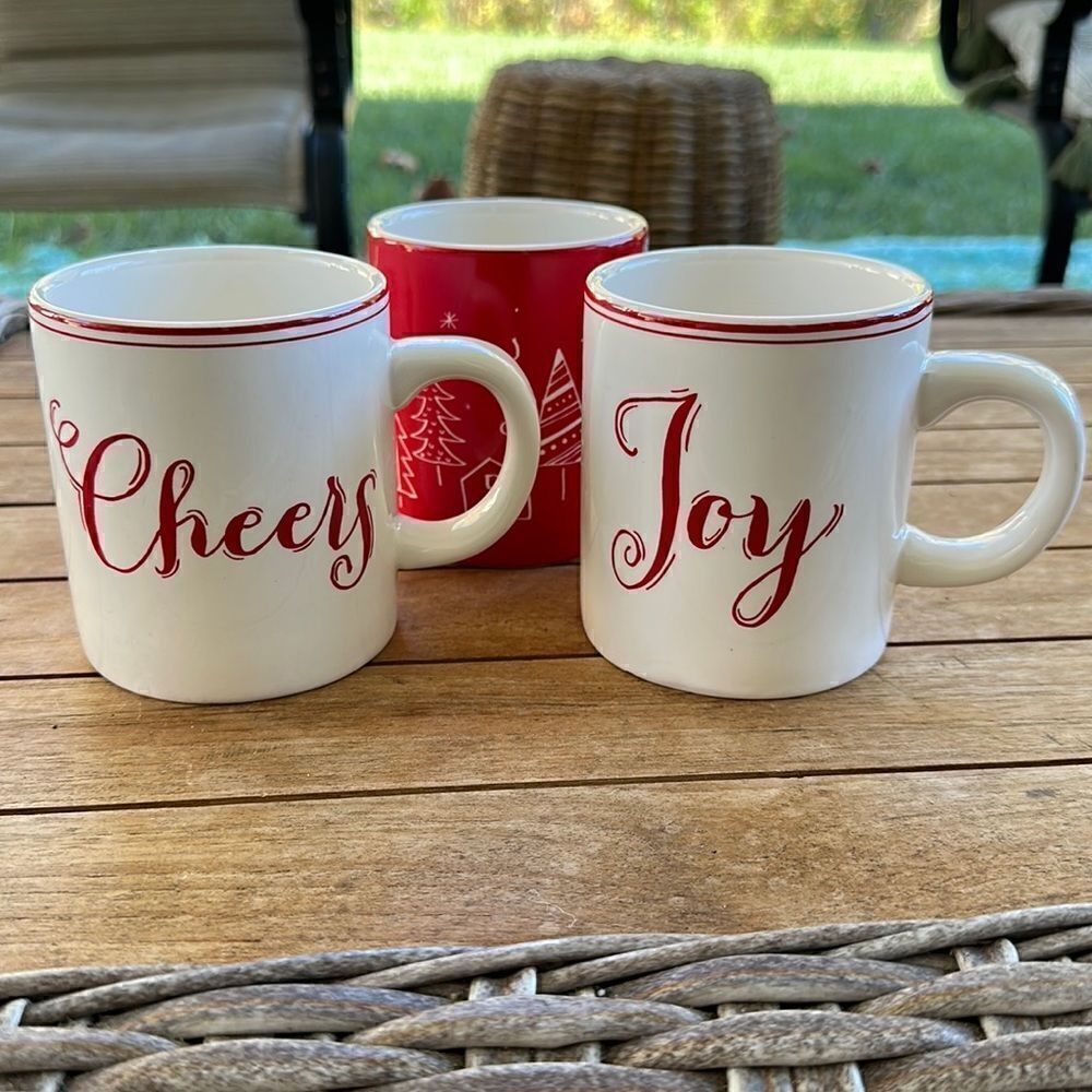 Sur La Table Holiday Christmas Mugs Set (3)